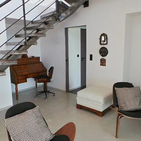 Coryphene Pied Dans L Eau Villa Les Issambres