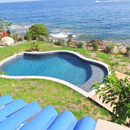 Coryphene Pied Dans L Eau Villa *