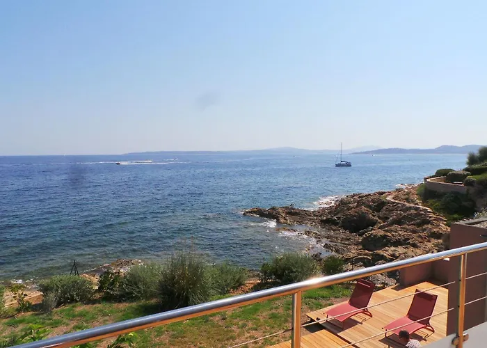 Villa Coryphene Pied Dans L Eau